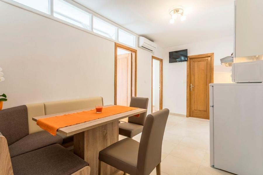 Apartments Bezmalinovic 2 Bol Dış mekan fotoğraf