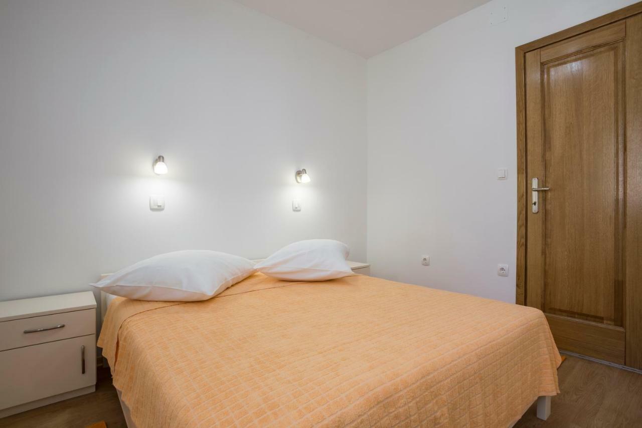 Apartments Bezmalinovic 2 Bol Dış mekan fotoğraf